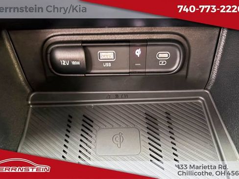 Used 2025 Kia Sportage EX AWD/4WD image 17