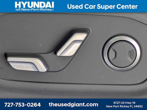 Used 2025 Hyundai Santa Fe SEL FWD image 26