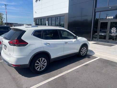 Used 2020 Nissan Rogue SV FWD image 7