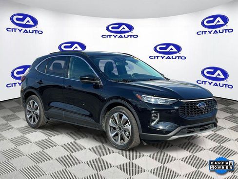 Used 2023 Ford Escape Platinum FWD image 1