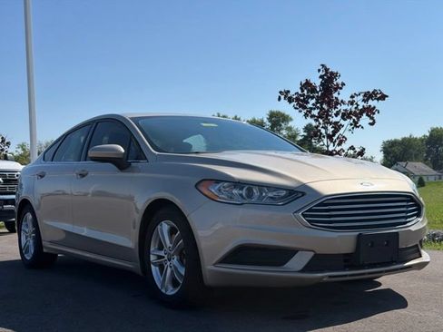 Used 2018 Ford Fusion SE w/ Fusion SE Technology Package FWD image 1