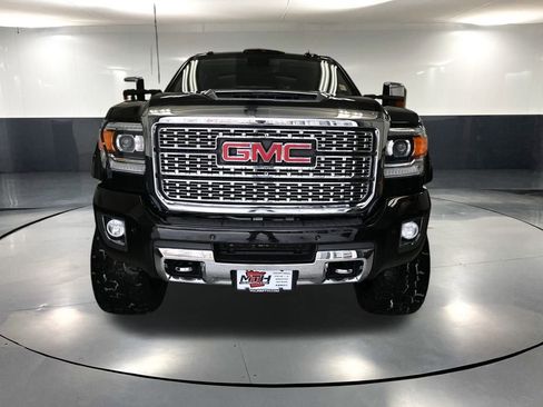 Used 2019 GMC Sierra 2500 Denali w/ Duramax Plus Package image 13
