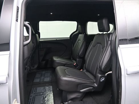 New 2026 Chrysler Pacifica Select image 23