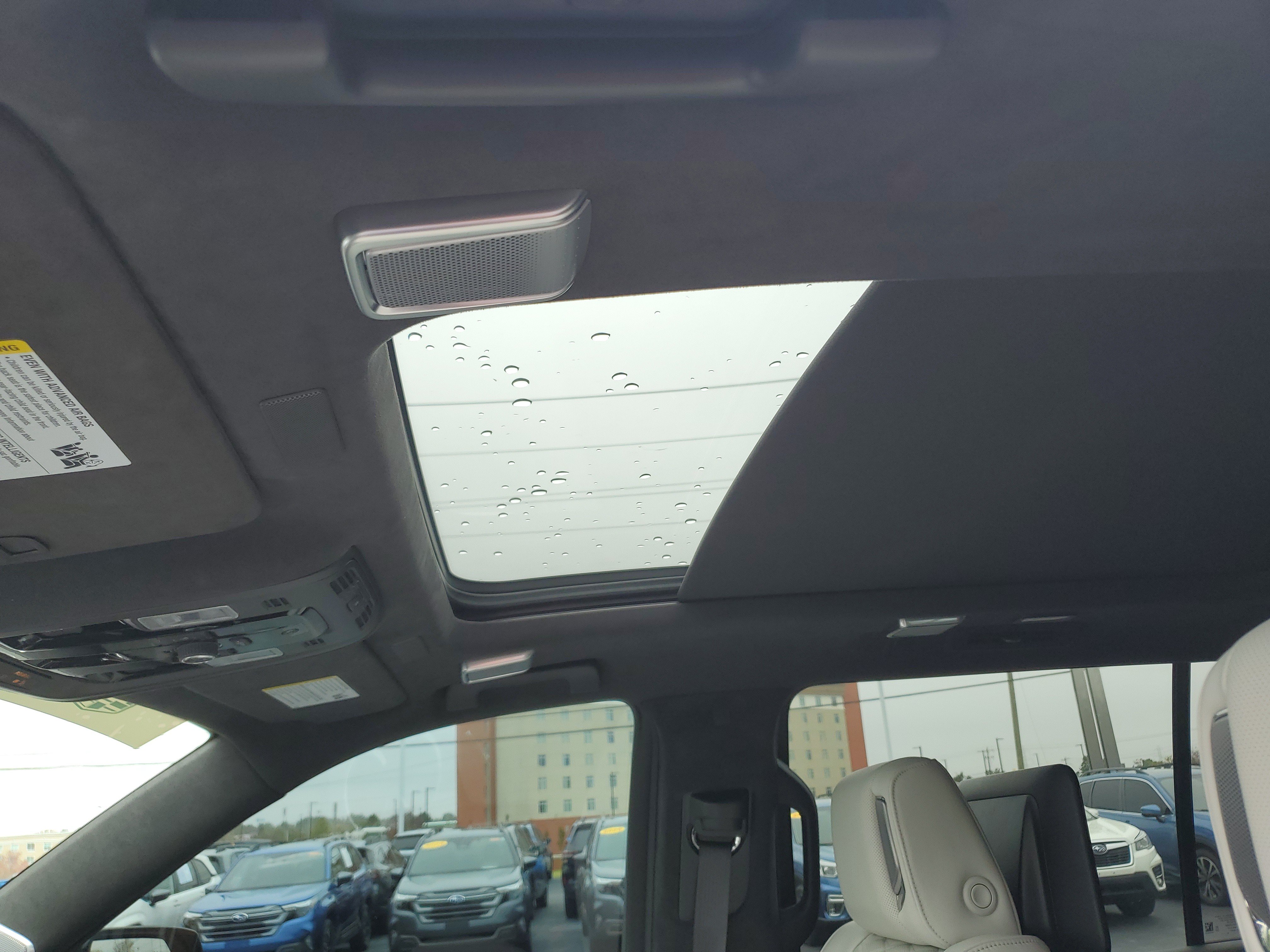Used 2025 Cadillac Escalade ESV Sport Platinum w/ LPO, Floor Liner Package AWD/4WD image 20