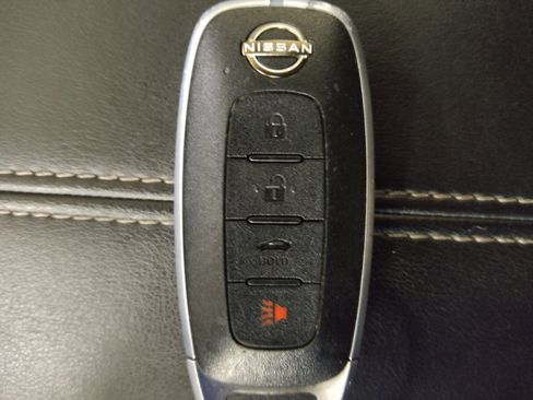 Used 2025 Nissan Sentra SV FWD image 32