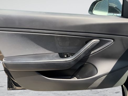 Used 2019 Tesla Model 3 Mid Range RWD image 32