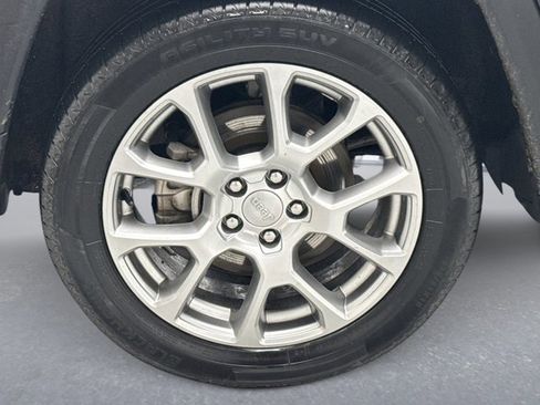 Used 2022 Jeep Compass Latitude image 23