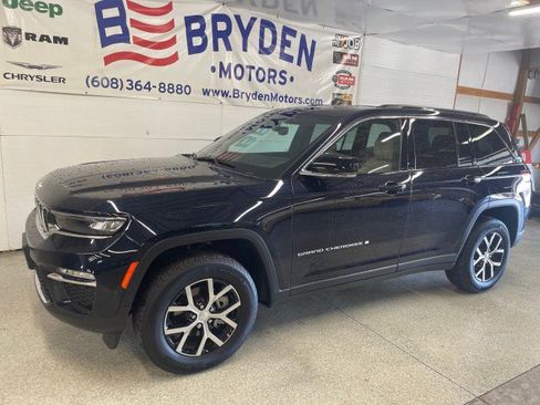 Used 2024 Jeep Grand Cherokee Limited w/ Trailer Tow Package image 6