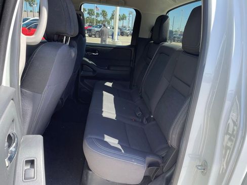 Certified 2024 Nissan Frontier SV w/ Tow Package image 15