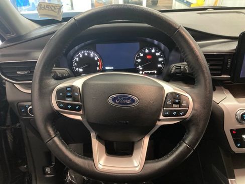 Used 2024 Ford Explorer XLT w/ Equipment Group 202A AWD/4WD image 23