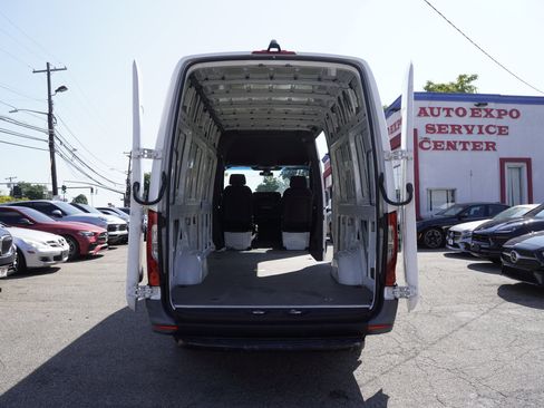 Used 2021 Mercedes-Benz Sprinter 2500 w/ Driver Convenience Package image 12