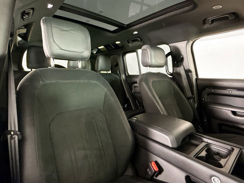 Used 2022 Land Rover Defender 110 V8 image 14