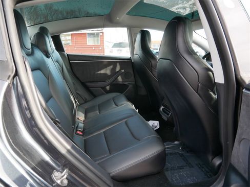 Used 2024 Tesla Model 3 Performance image 9