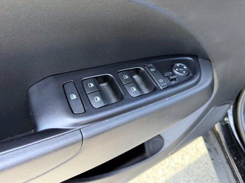 Certified 2023 Hyundai Venue SEL w/ Cargo Package FWD image 25