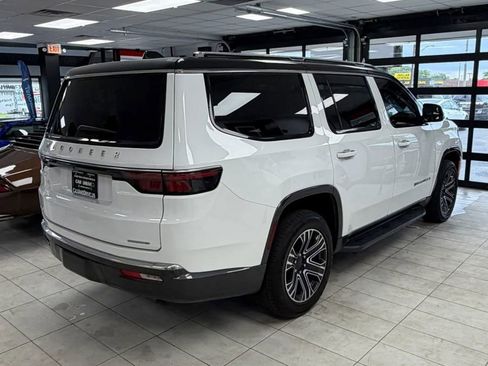 Used 2022 Jeep Wagoneer Series III AWD/4WD image 4