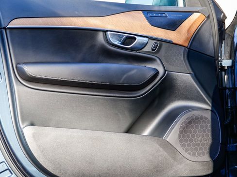 Used 2024 Volvo XC90 B5 Plus w/ Protection Package Premier image 23