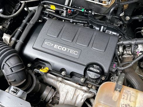 Used 2020 Chevrolet Trax LS image 30