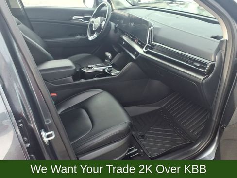 Used 2025 Kia Sportage EX image 17
