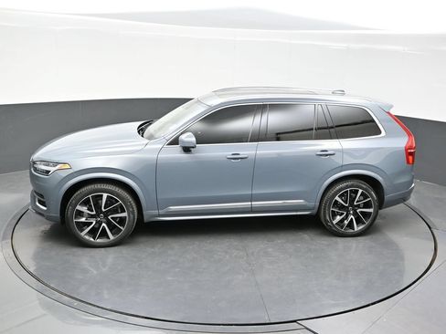 Used 2023 Volvo XC90 B6 Plus AWD/4WD image 35