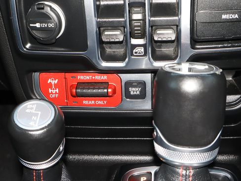 Used 2020 Jeep Wrangler Unlimited Rubicon w/ Quick Order Package 28Y Recon image 26