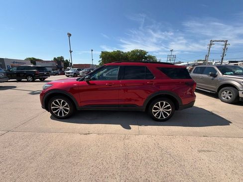 Used 2025 Ford Explorer ST-Line AWD/4WD image 28
