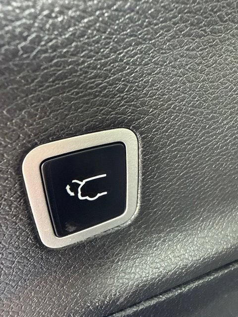 Used 2025 Chrysler Pacifica Limited FWD image 22