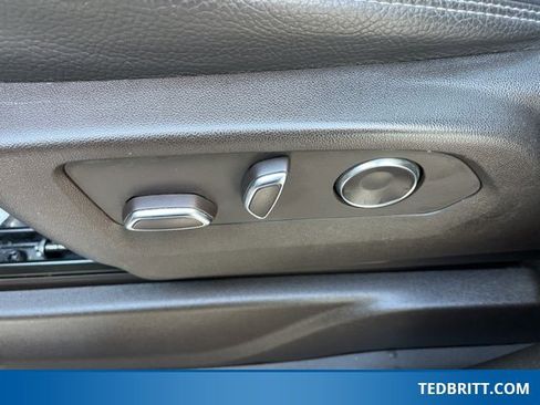 Used 2021 GMC Yukon XL Denali image 43