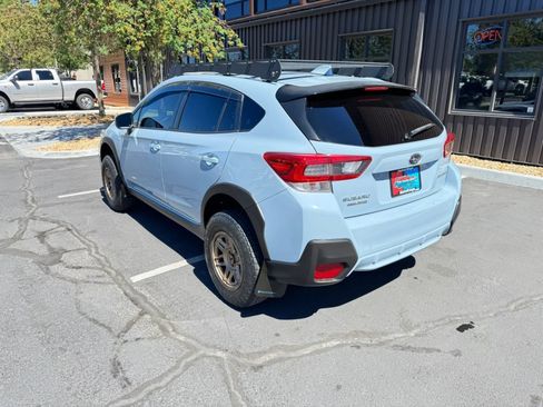 Used 2020 Subaru Crosstrek 2.0i Premium AWD/4WD image 3
