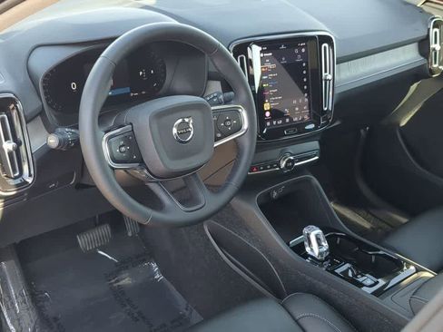 Certified 2023 Volvo XC40 B5 Plus w/ Driver Assist Package AWD/4WD image 2
