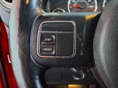 Used 2013 Jeep Wrangler Unlimited Sahara image 23