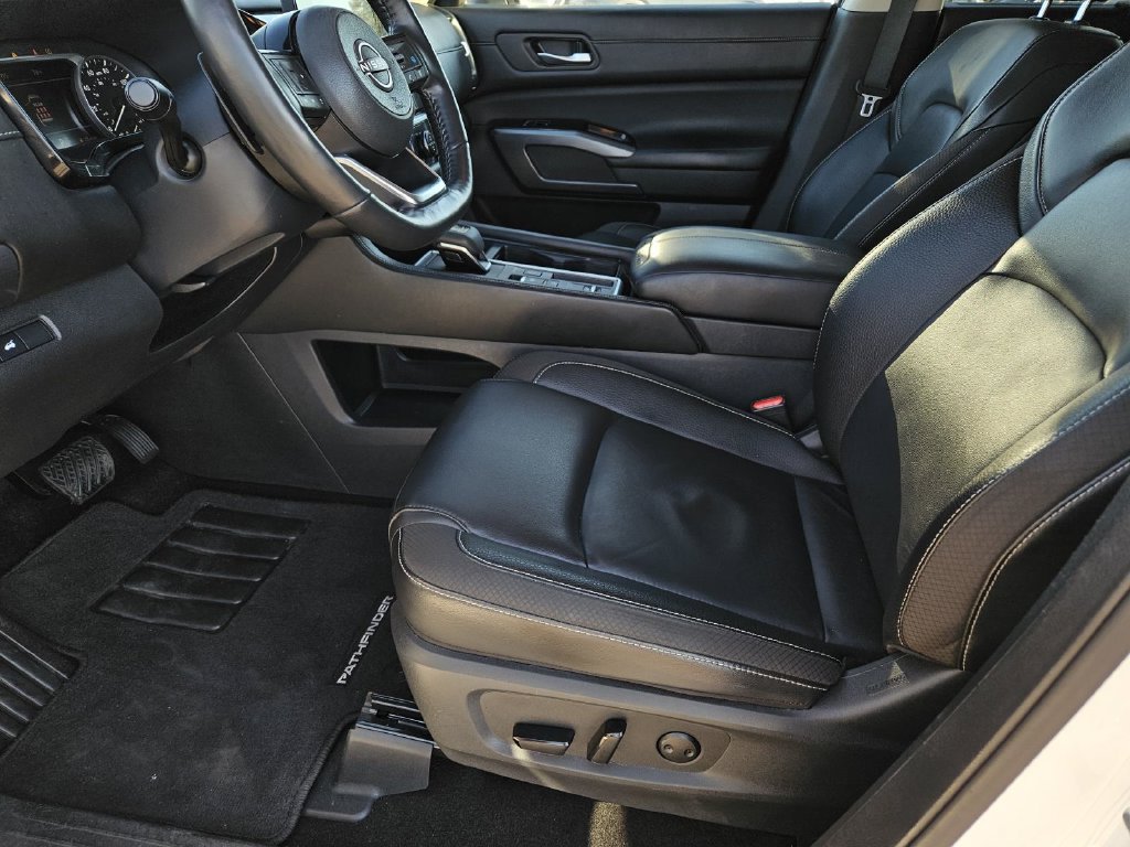 Certified 2024 Nissan Pathfinder SL FWD image 16