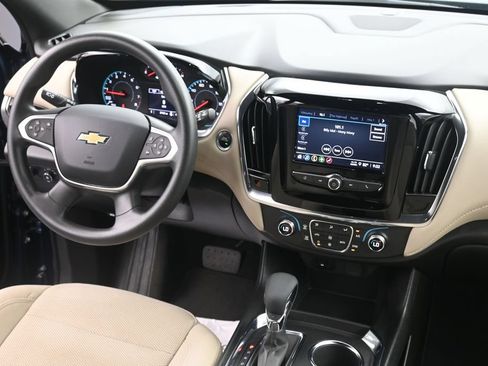 Used 2023 Chevrolet Traverse LS AWD/4WD image 14