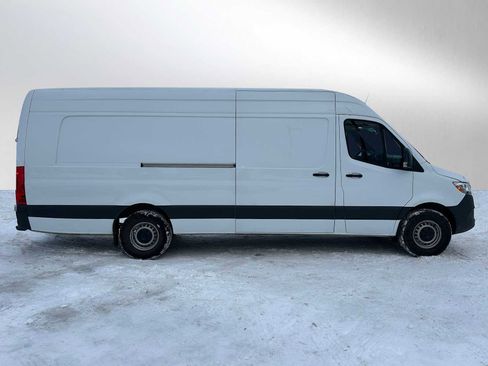 Used 2023 Mercedes-Benz Sprinter 2500 image 2