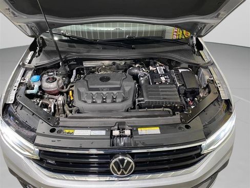 Used 2022 Volkswagen Tiguan SE R-Line image 21