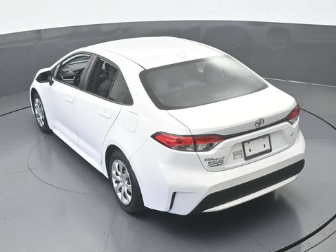Used 2021 Toyota Corolla LE FWD image 39