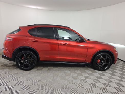 Used 2024 Alfa Romeo Stelvio Veloce AWD/4WD image 8