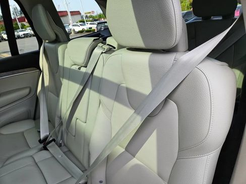 Certified 2024 Volvo XC90 T8 Plus w/ Protection Package Premier AWD/4WD image 13