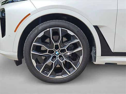 Used 2025 BMW X7 xDrive40i w/ M Sport Package AWD/4WD image 23