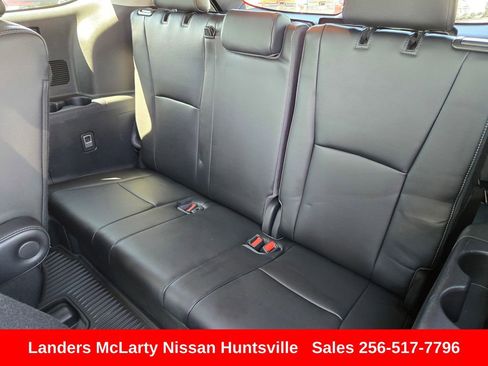 Used 2023 Toyota Highlander Platinum image 14