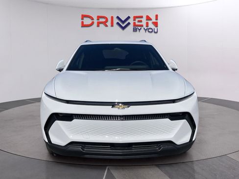 New 2026 Chevrolet Equinox EV LT image 9