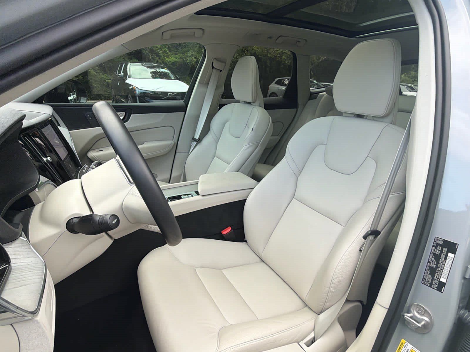 Used 2024 Volvo XC60 T8 Plus w/ Protection Package Premier AWD/4WD image 27