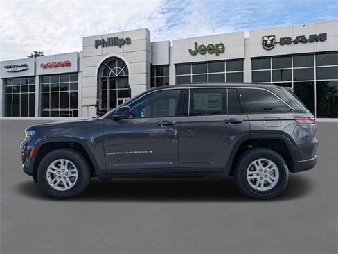 New 2025 Jeep Grand Cherokee Laredo w/ Luxury Tech Group I image 7