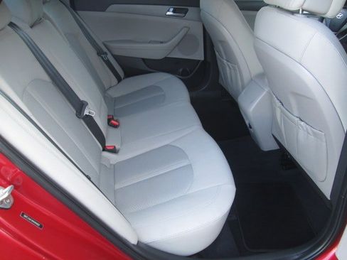 Used 2017 Hyundai Sonata SE image 11