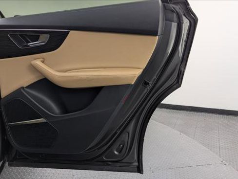 Used 2022 Audi Q8 Premium Plus w/ Premium Plus Package image 21