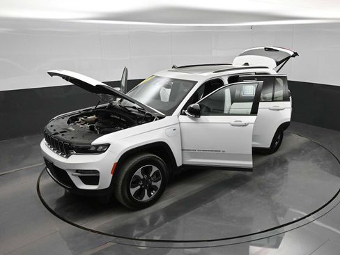 Used 2024 Jeep Grand Cherokee Limited 4xe AWD/4WD image 41