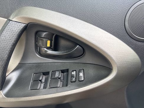 Used 2012 Toyota RAV4 4WD w/ Value Pkg image 21