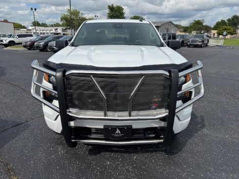 Used 2023 Chevrolet Silverado 1500 Custom AWD/4WD image 6