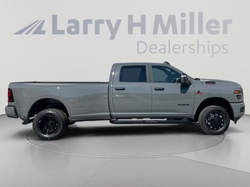 New 2026 RAM 3500 Big Horn AWD/4WD image 6