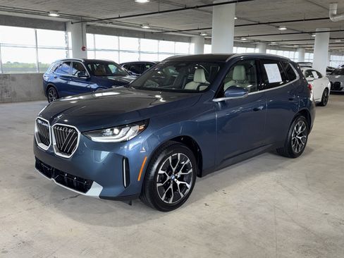 Used 2025 BMW X3 xDrive30 w/ Premium Package AWD/4WD image 4