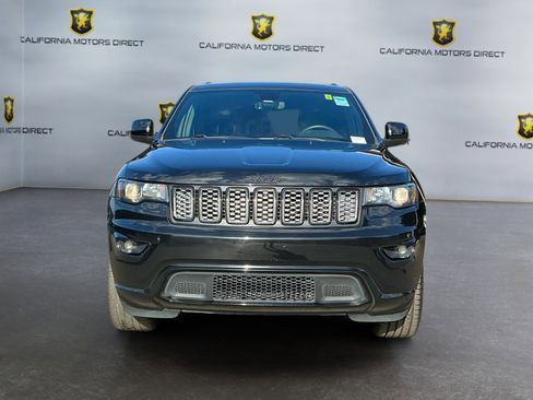 Used 2019 Jeep Grand Cherokee Altitude image 2